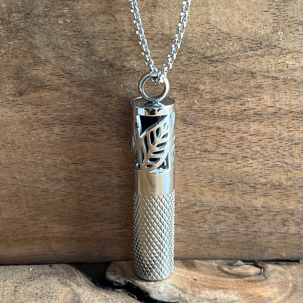 Leaves | Stainless Steel Cylinder Aromatherapy Diffuser Pendant