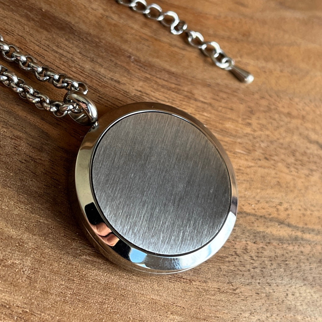 Swirl | Stainless Steel Aromatherapy Diffuser Pendant
