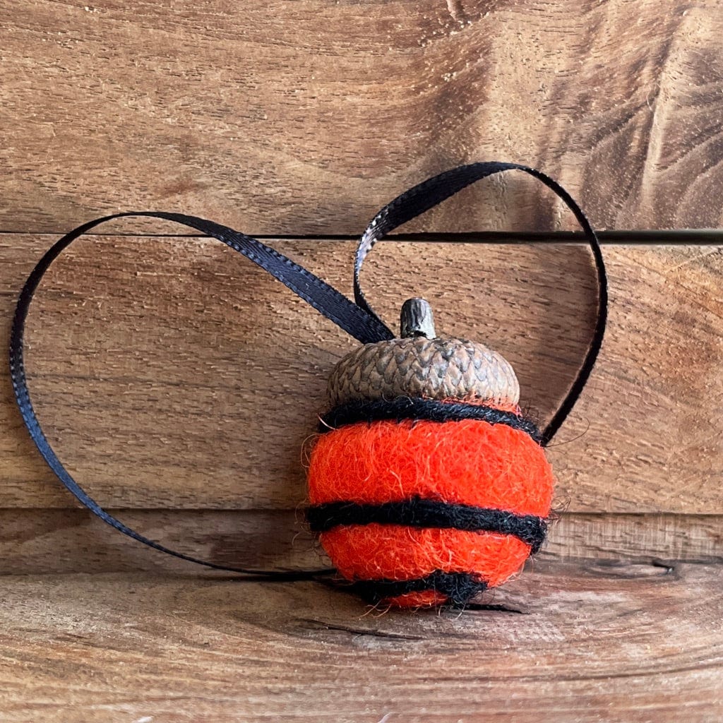 LJ Turtle Aromatherapy & Accessories Autumn Mitigomin | Special Edition | Cycle of Ceremonies Fundraiser | Felted Diffuser Acorns