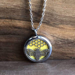 Load image into Gallery viewer, LJ Turtle Aromatherapy Bee Gift Set
