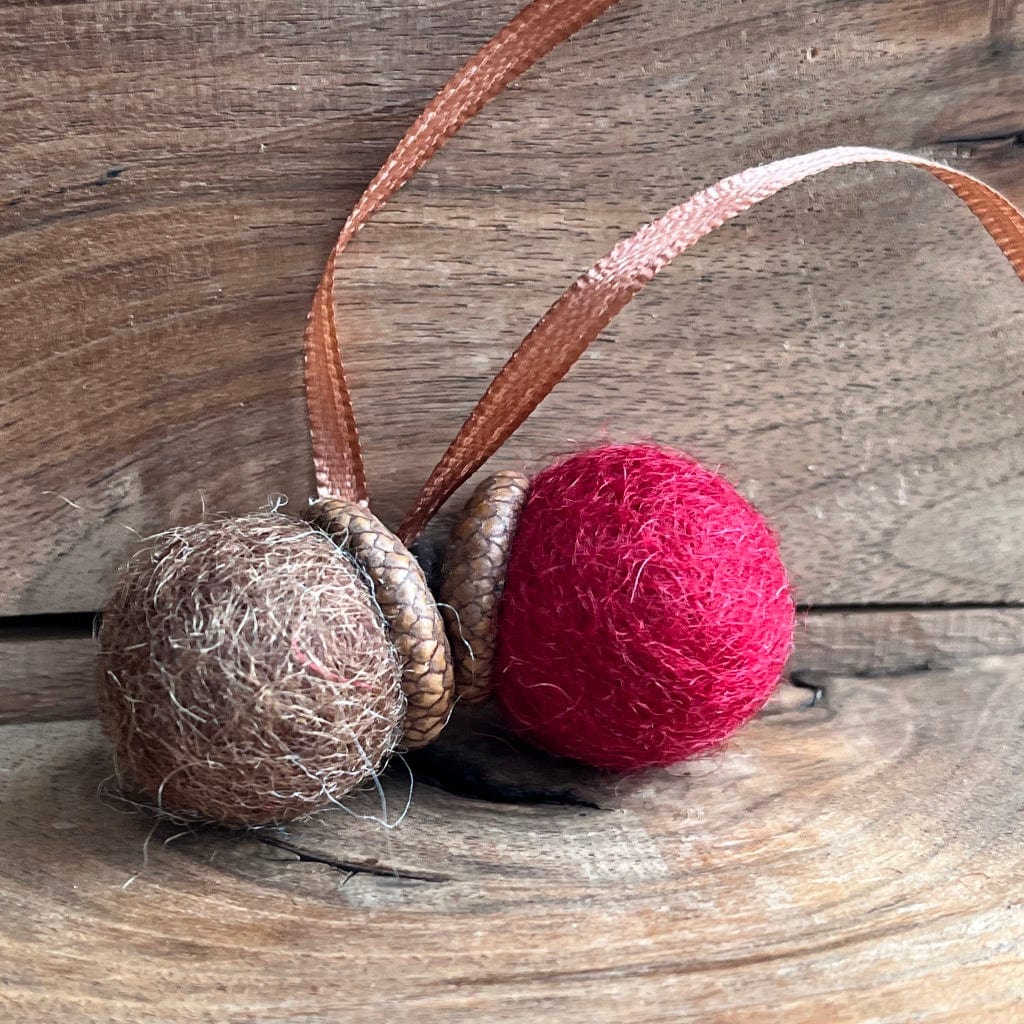 LJ Turtle Aromatherapy Felt Diffuser Double Felted Acorn | Red & Brown | Aromatherapy Diffuser
