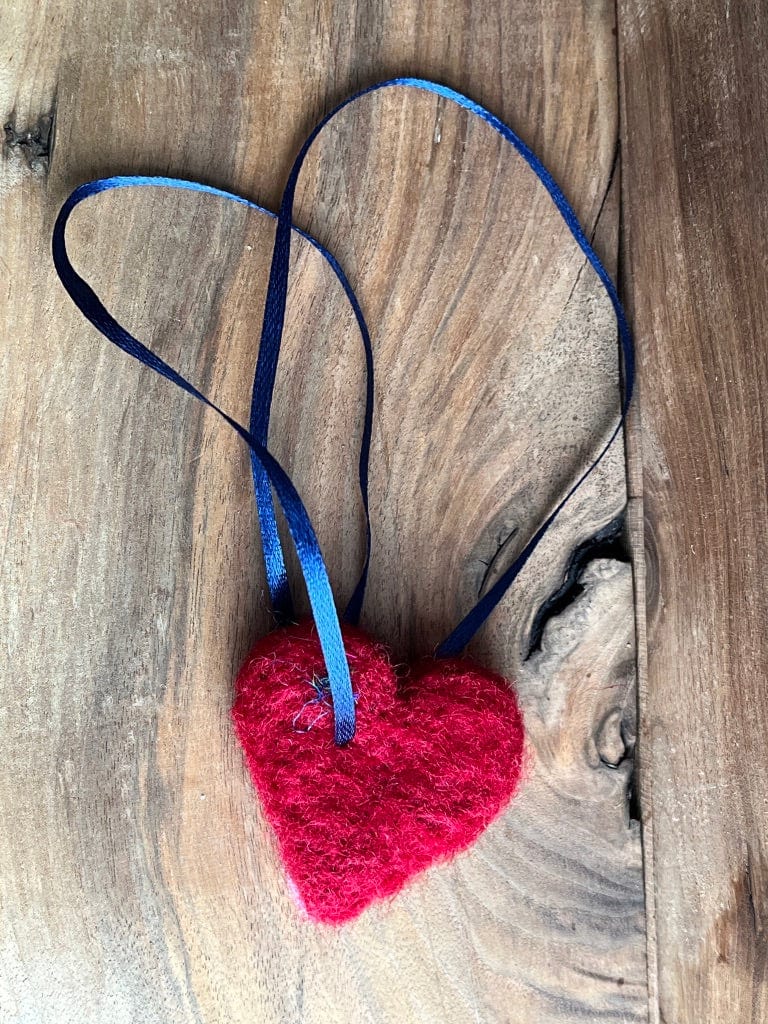 LJ Turtle Aromatherapy Felted Heart | Red & Blue Silk | Aromatherapy Diffuser