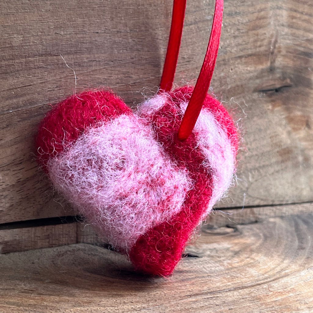 LJ Turtle Aromatherapy Felted Heart | Red & Pink | Aromatherapy Diffuser