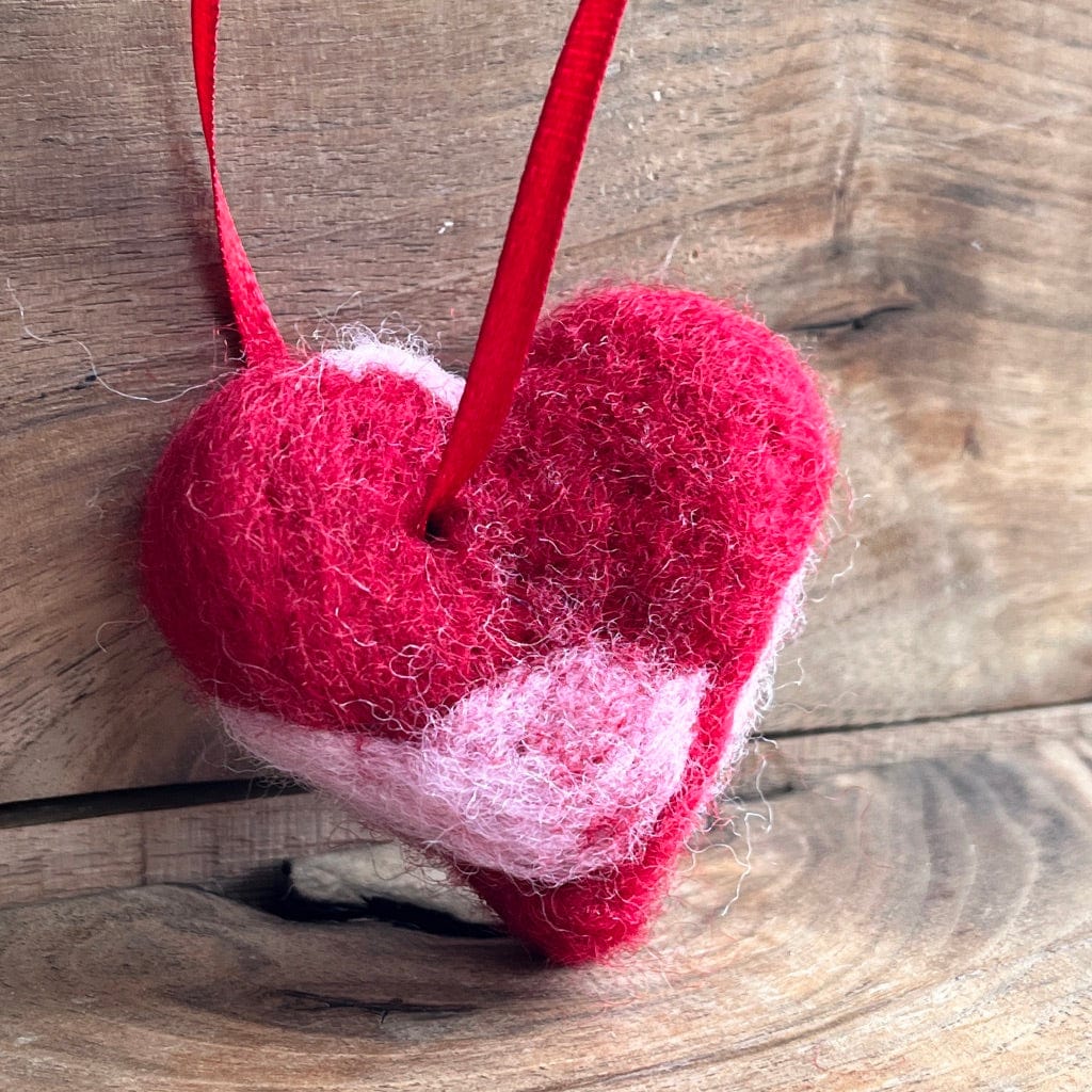 LJ Turtle Aromatherapy Felted Heart | Red & Pink | Aromatherapy Diffuser