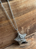 Load image into Gallery viewer, LJ Turtle Aromatherapy Pendant Star | Aromatherapy Diffuser Locket
